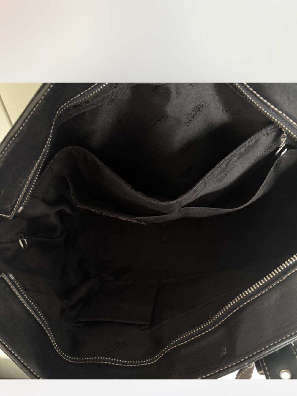 Vintage Coach Classic Black Leather Tote Bag with Contraste Stitching - Picture 6 of 7